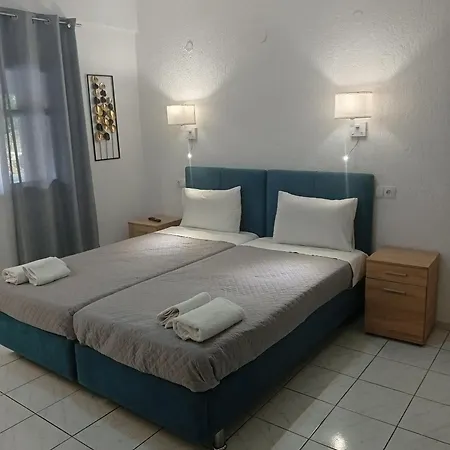 Sandra Panormos (Skopelos)